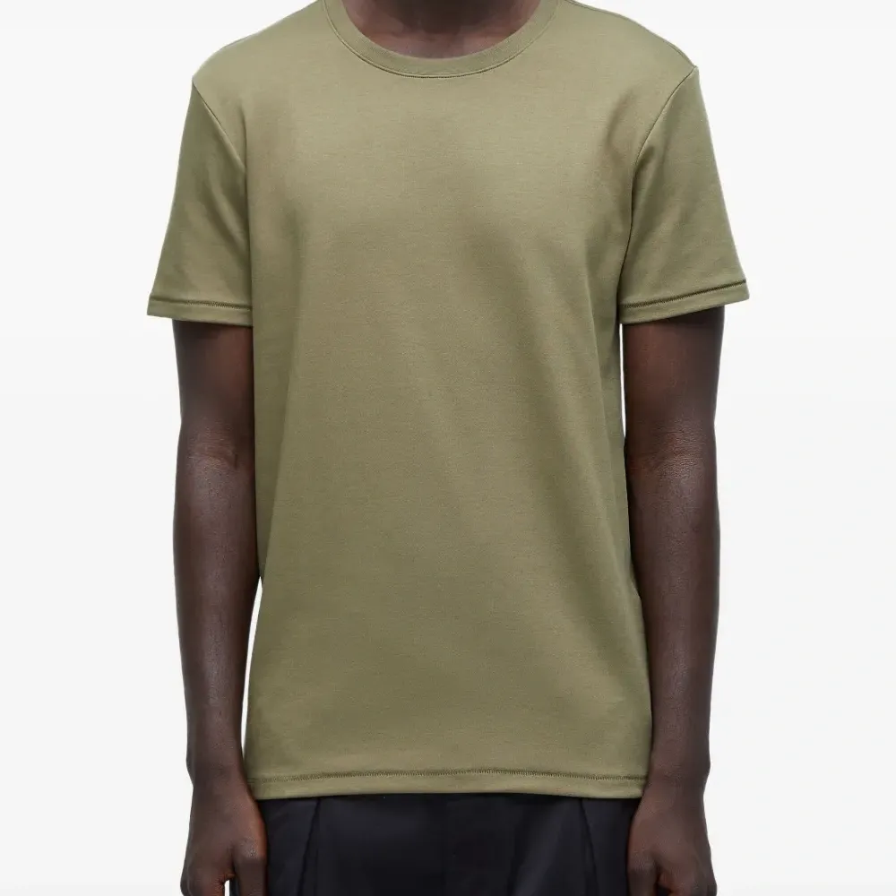 Футболка с круглым вырезом