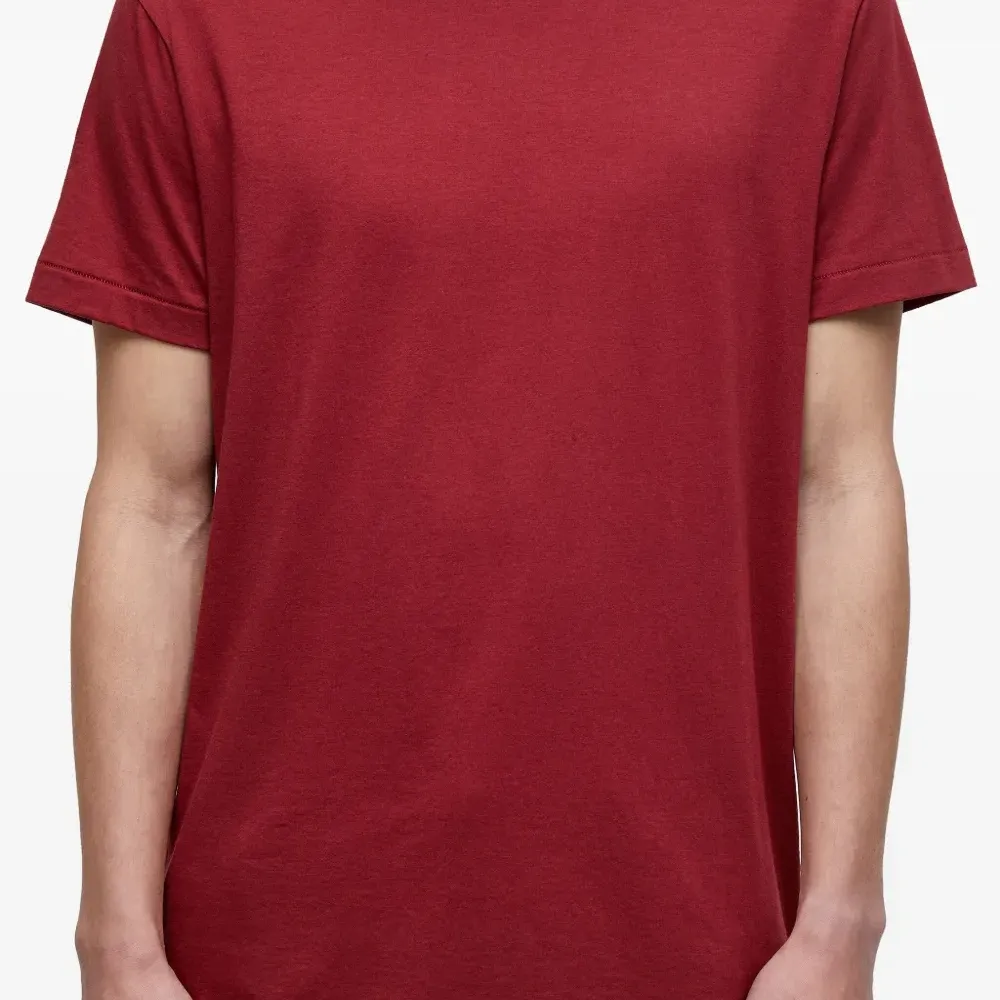 Футболка с круглым вырезом Футболка с круглым вырезом