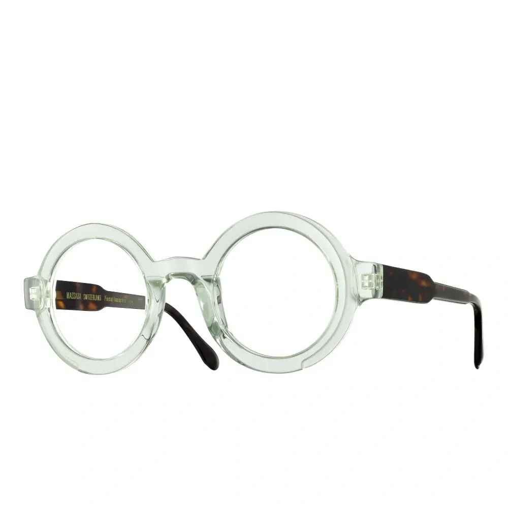 Очки в овальной оправе