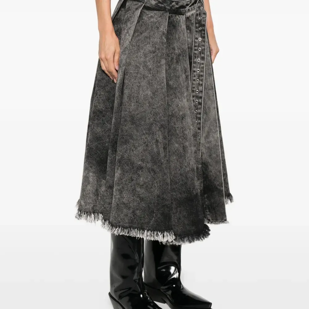 Джинсовая юбка с поясом