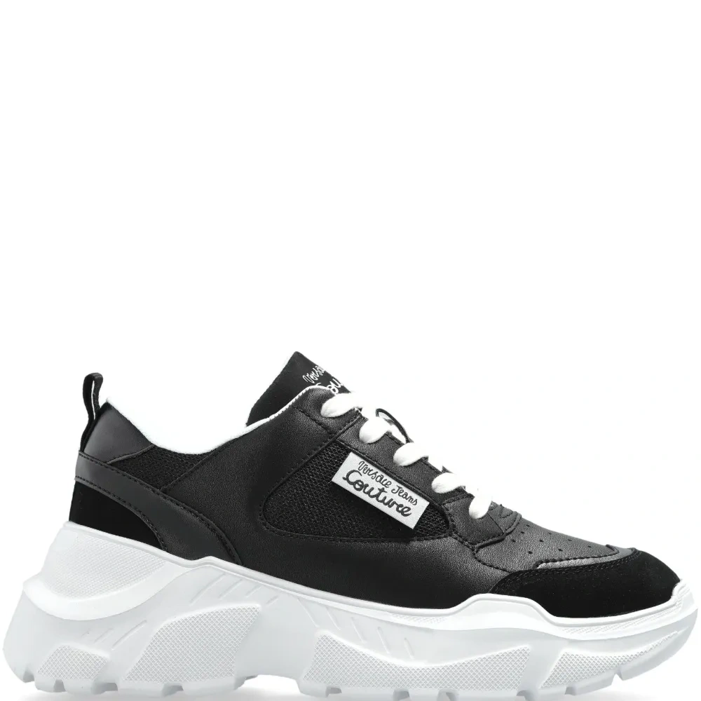 Кеды с нашивкой-логотипом