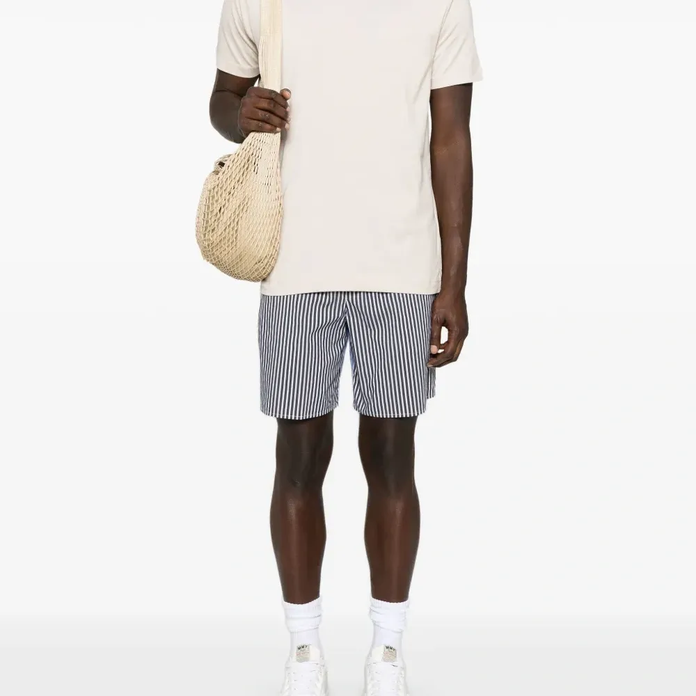 Футболка с круглым вырезом