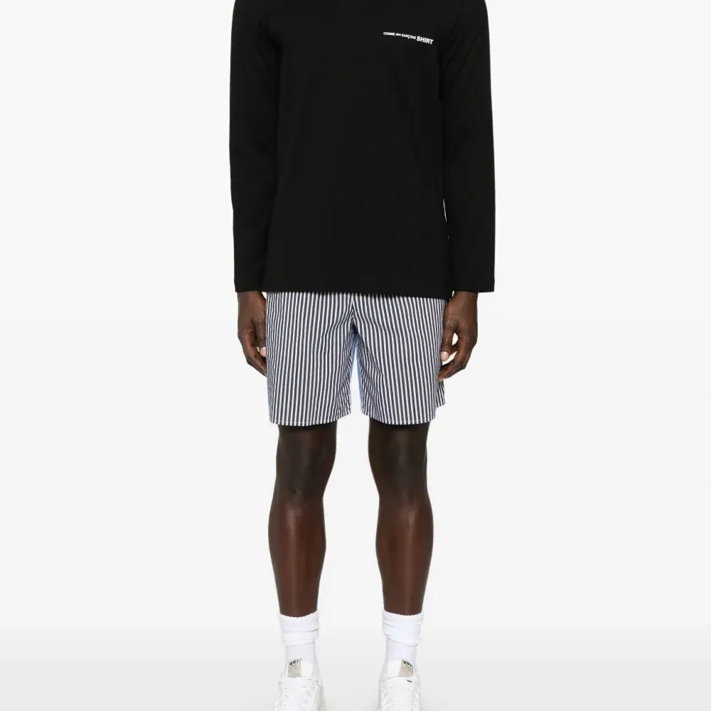 Футболка с логотипом