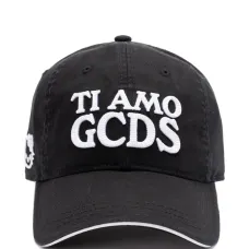 Кепка с вышитым логотипом