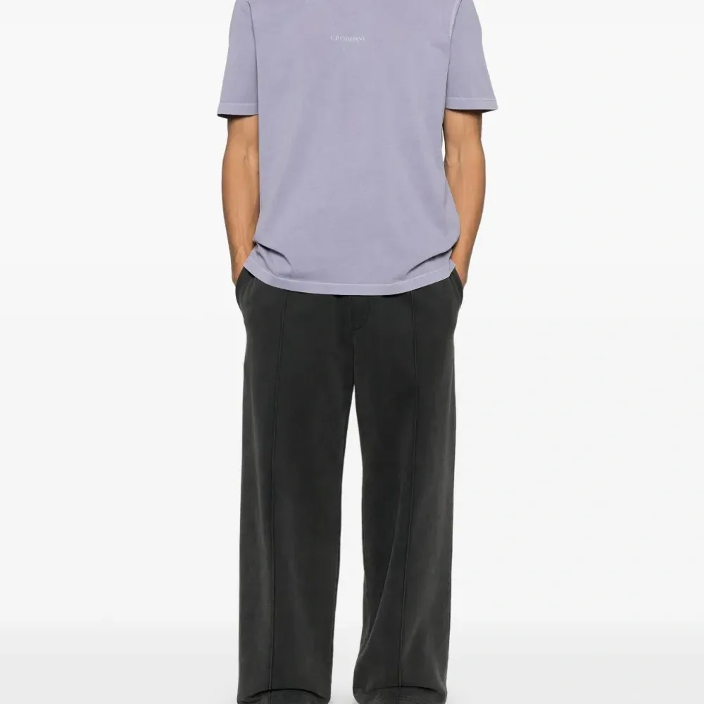 Футболка с круглым вырезом Футболка с круглым вырезом