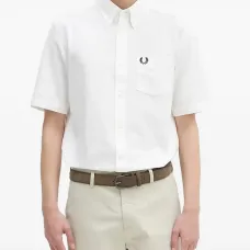 Рубашка с вышитым логотипом