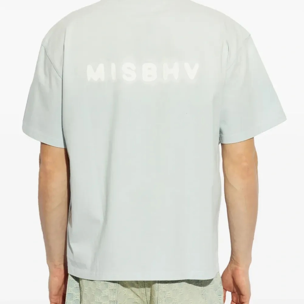 Футболка с логотипом