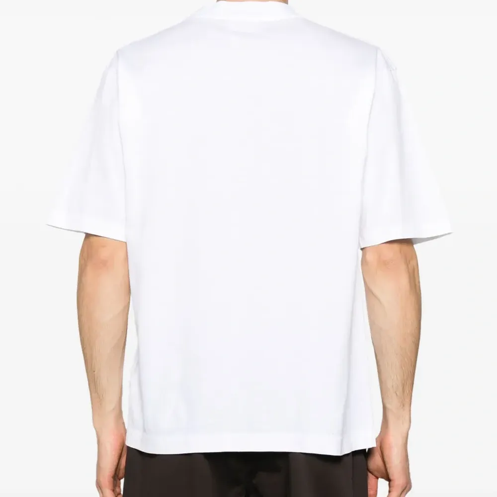 Футболка с круглым вырезом