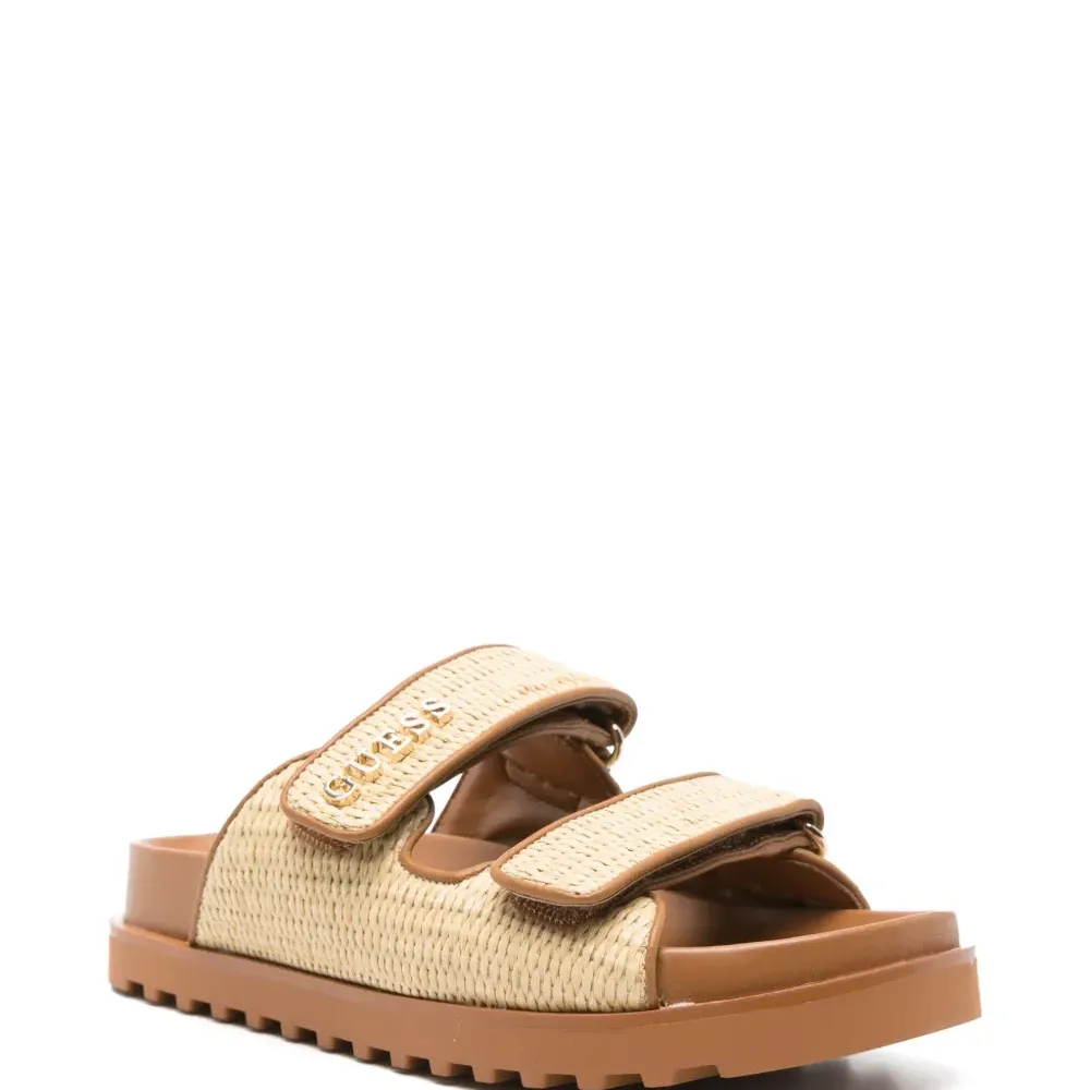 Сандалии из рафии