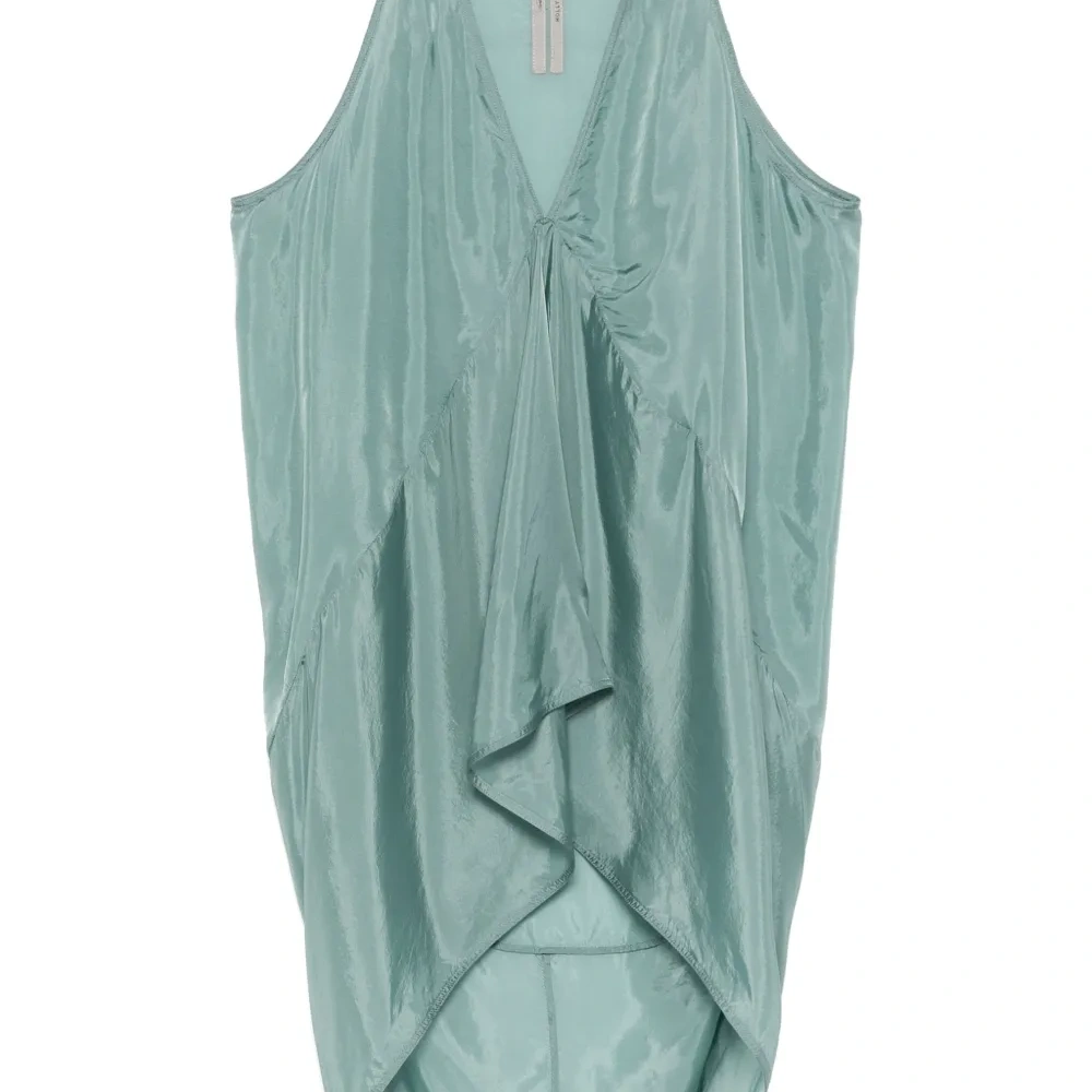 Топ асимметричного кроя