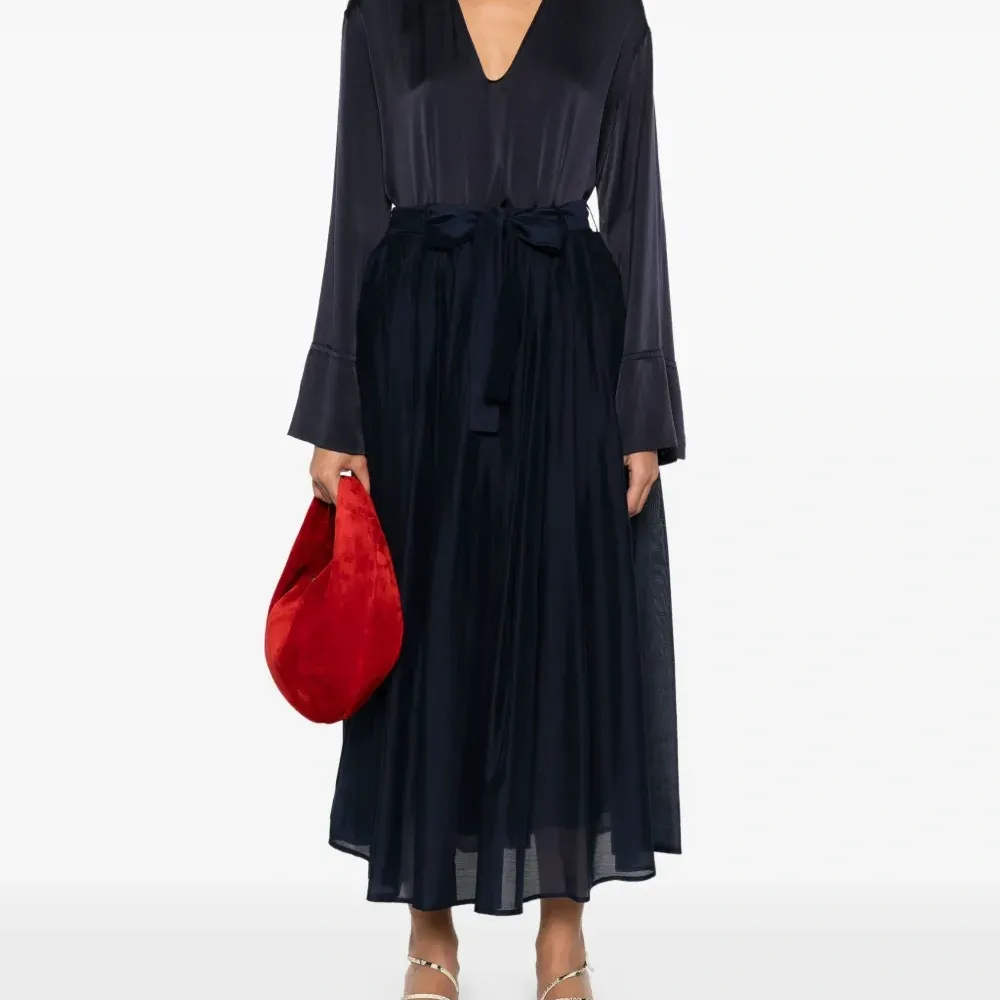 Атласная блузка Атласная блузка