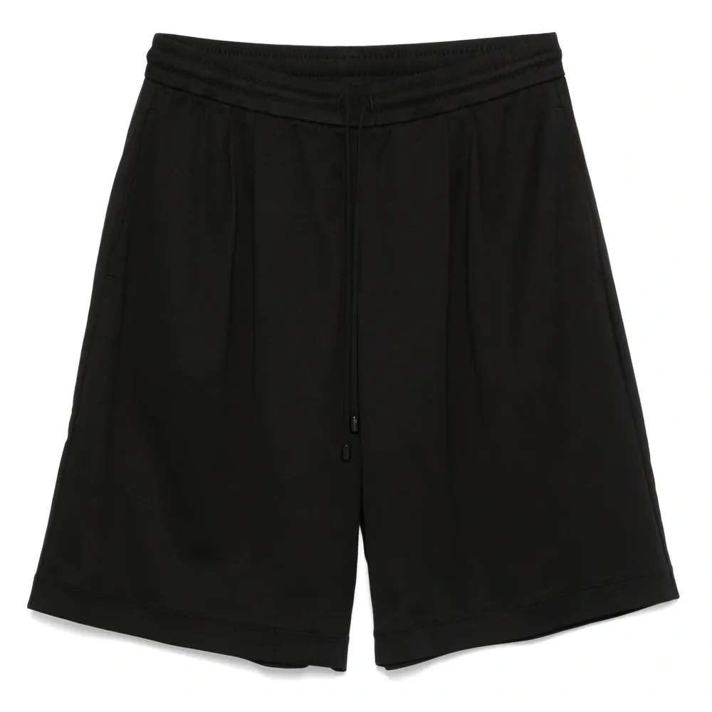 спортивные шорты