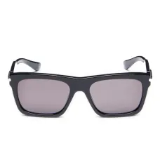 Солнцезащитные очки в квадратной оправе