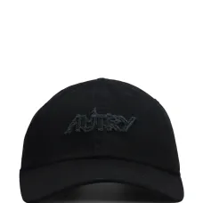 Кепка с вышитым логотипом