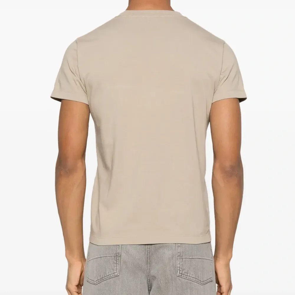 Футболка с круглым вырезом