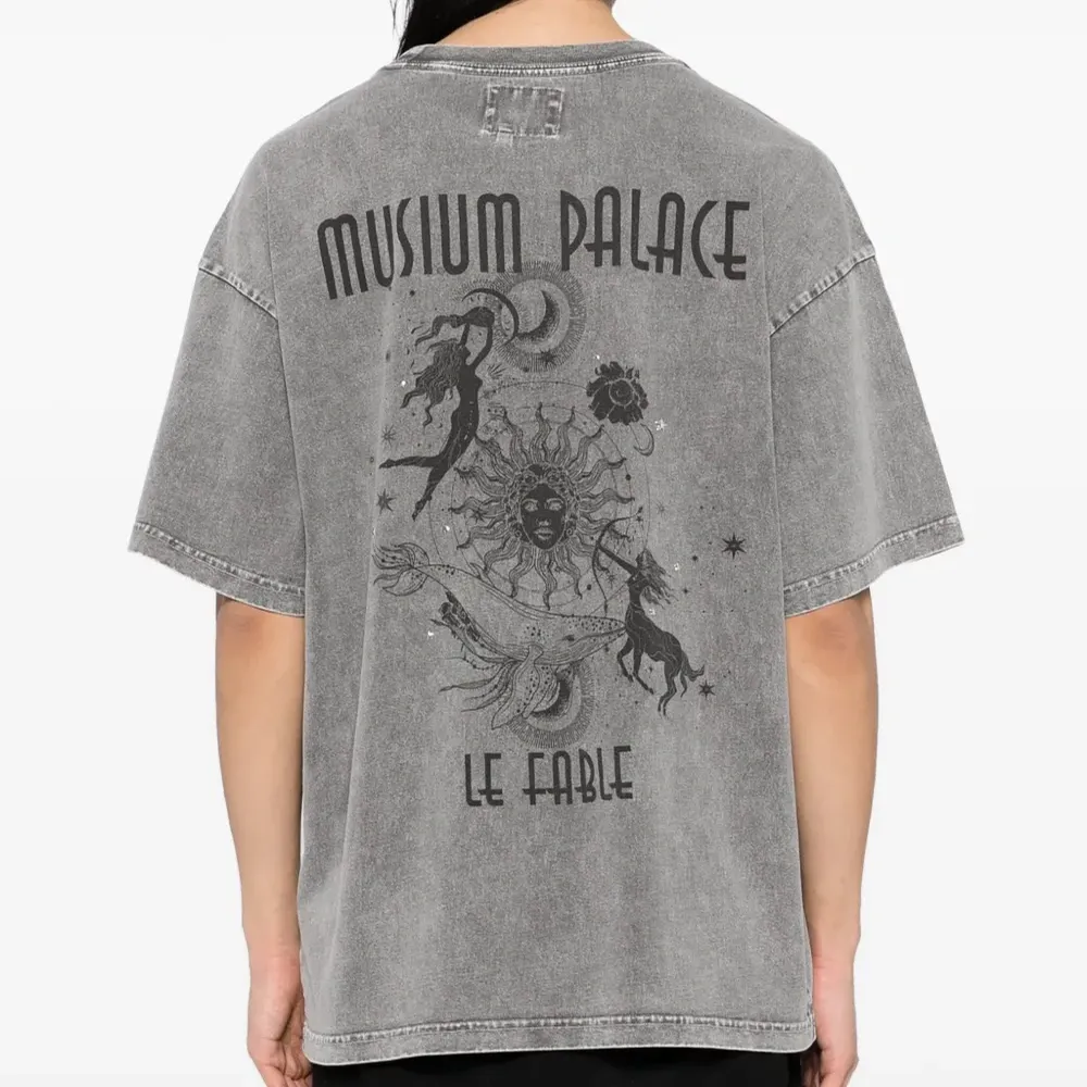 Футболка с логотипом