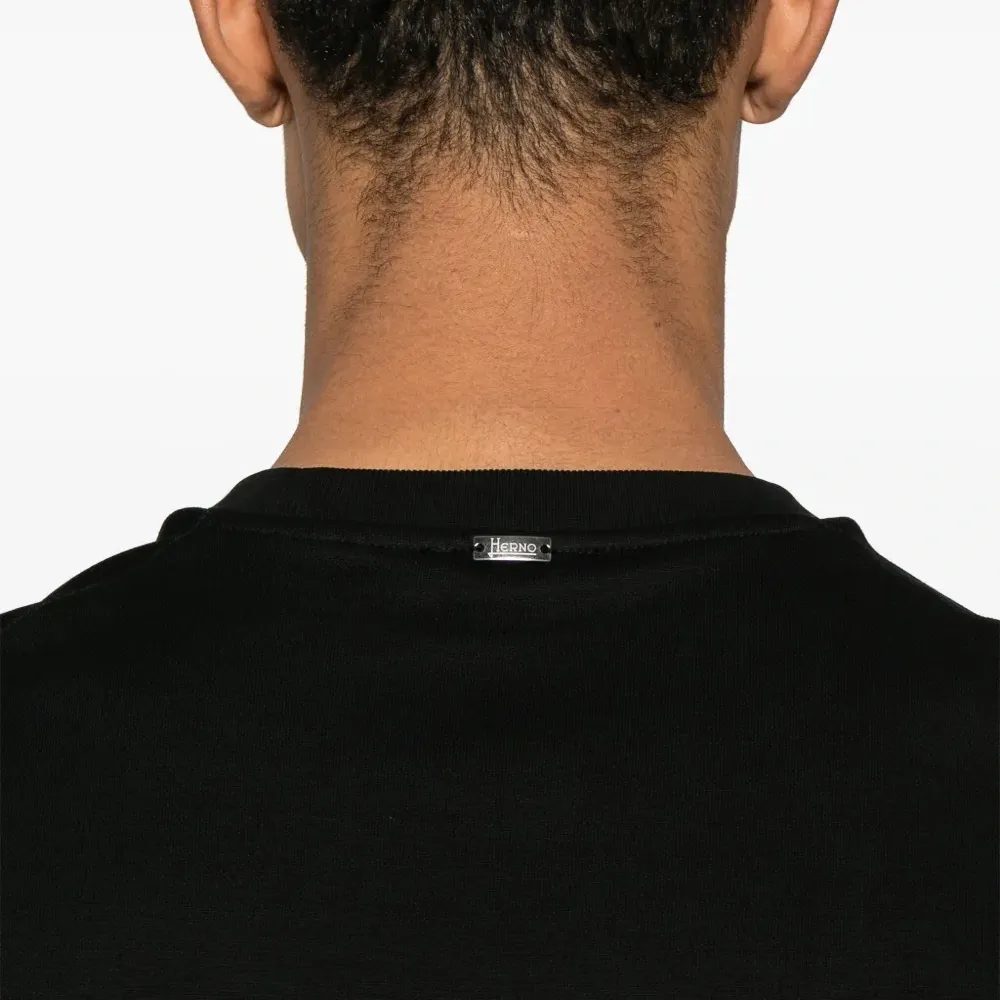 Футболка с круглым вырезом