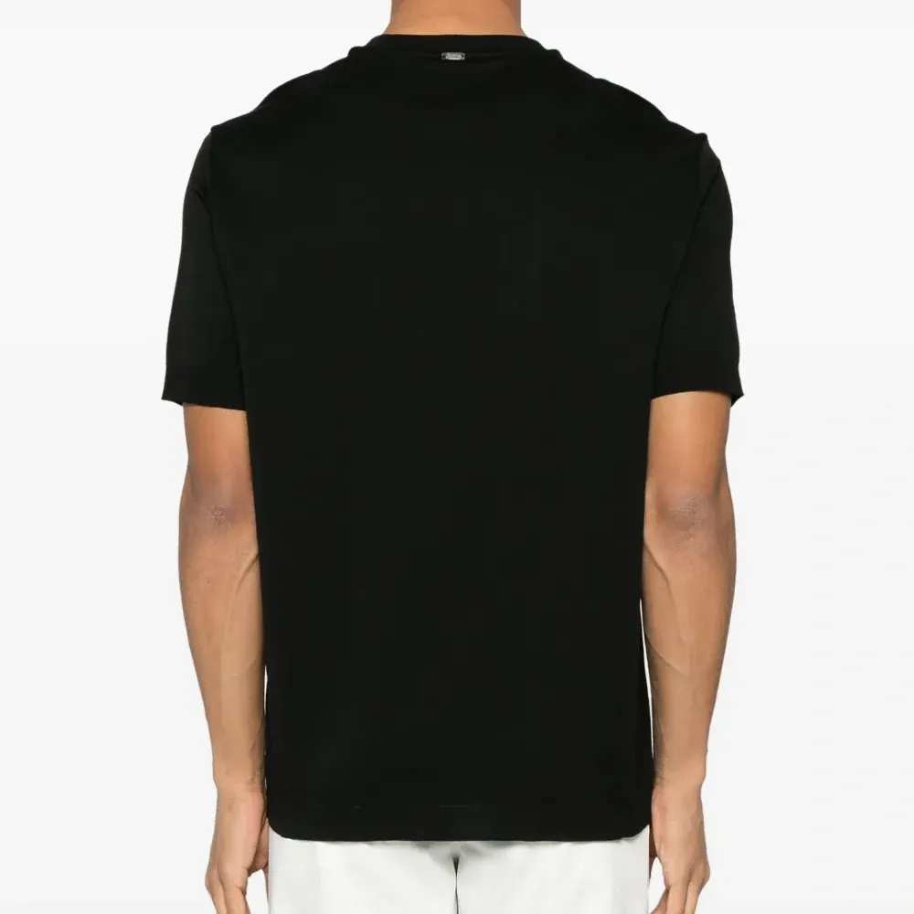 Футболка с круглым вырезом