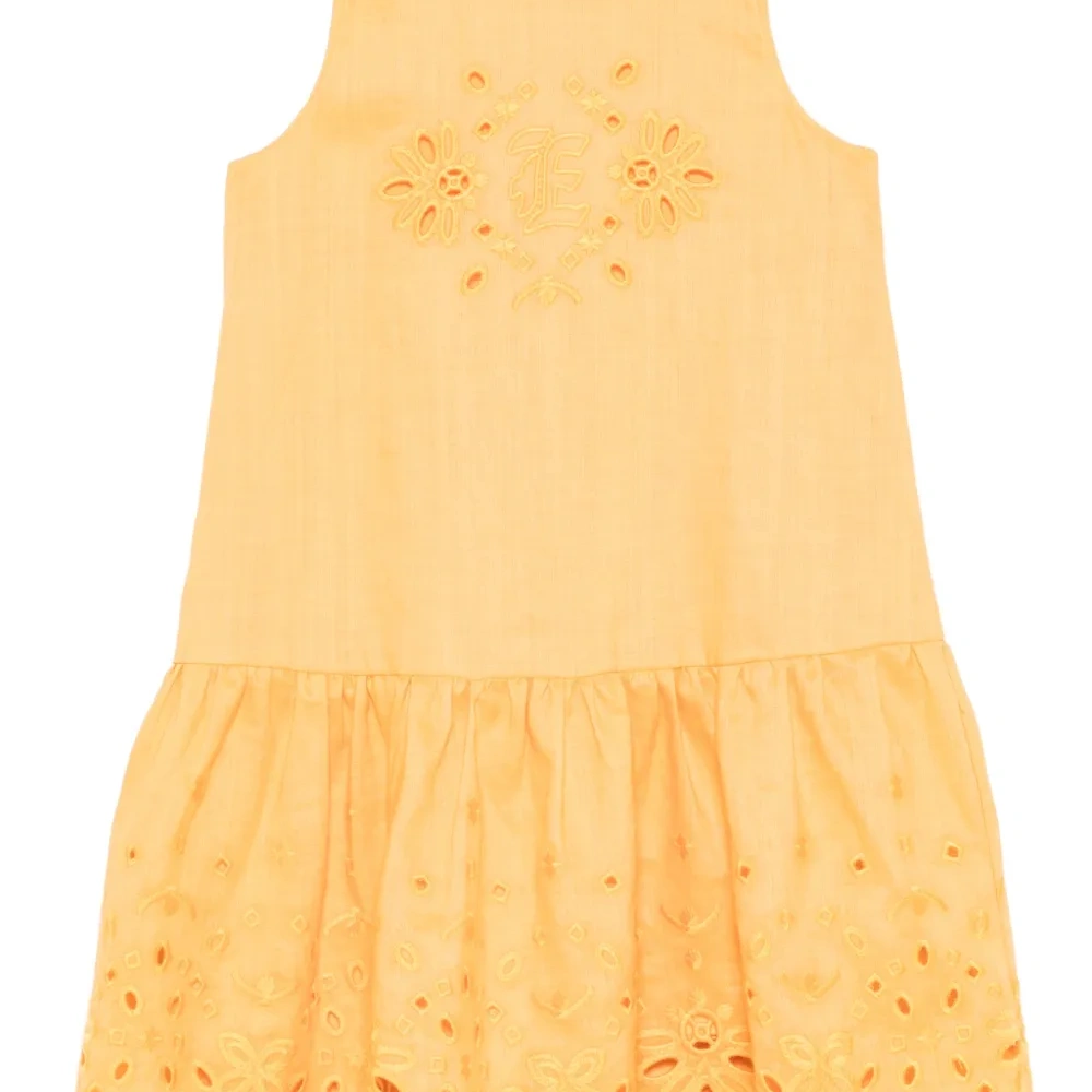 Платье с английской вышивкой