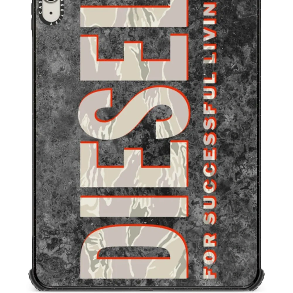 Чехол для iPad из коллаборации с CASETiFY