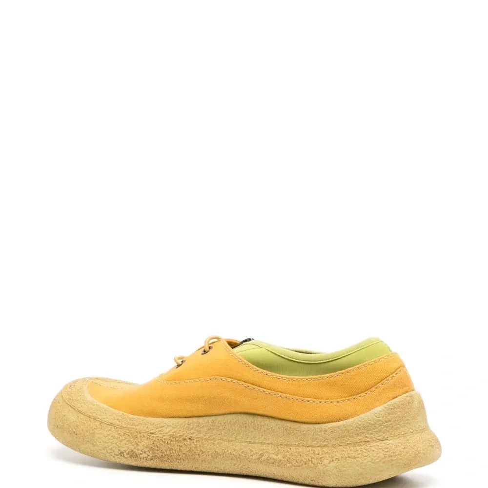 Туфли на шнуровке