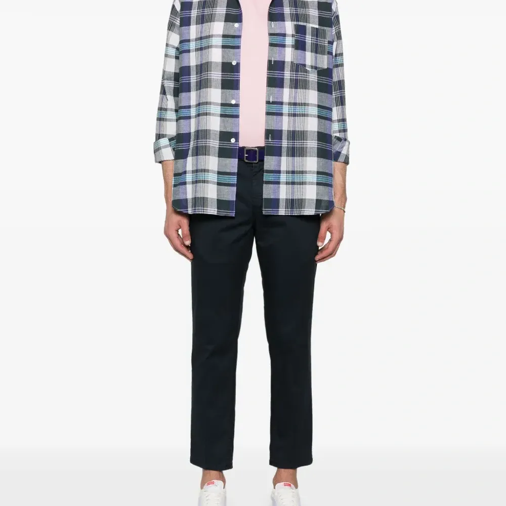 Футболка с нашивкой-логотипом