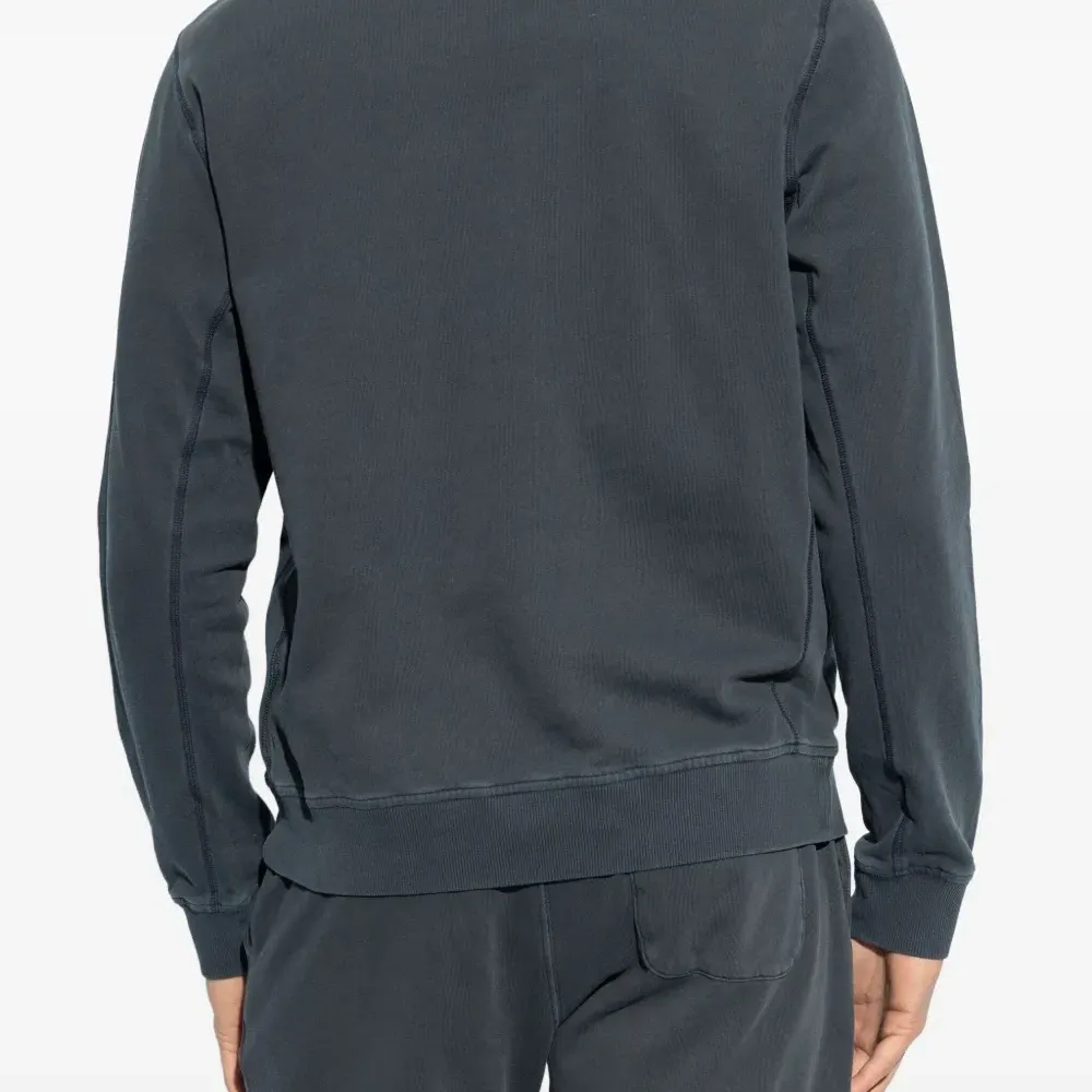 Толстовка с вышитым логотипом