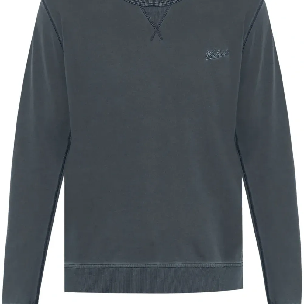 Толстовка с вышитым логотипом