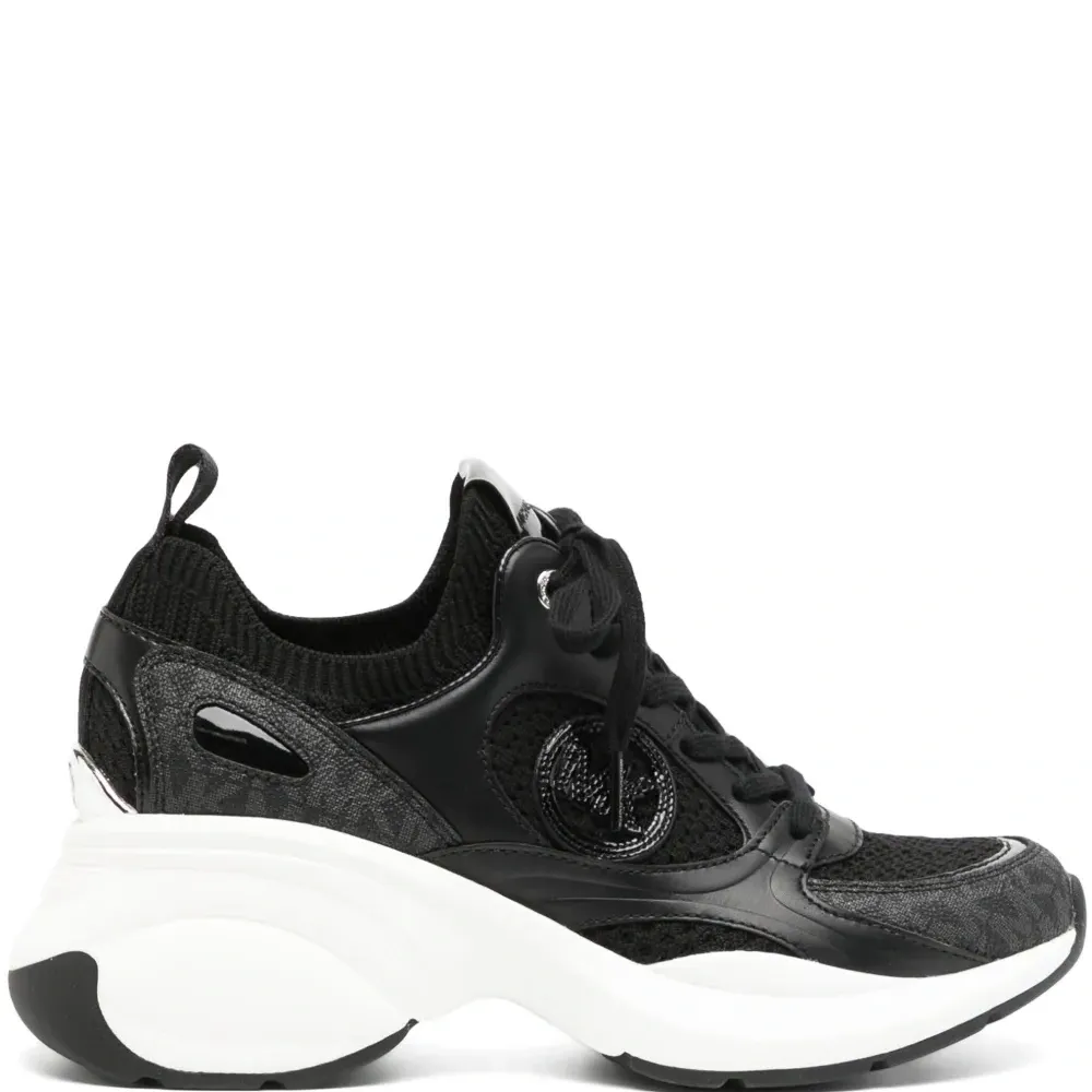 Кроссовки с закругленным носком