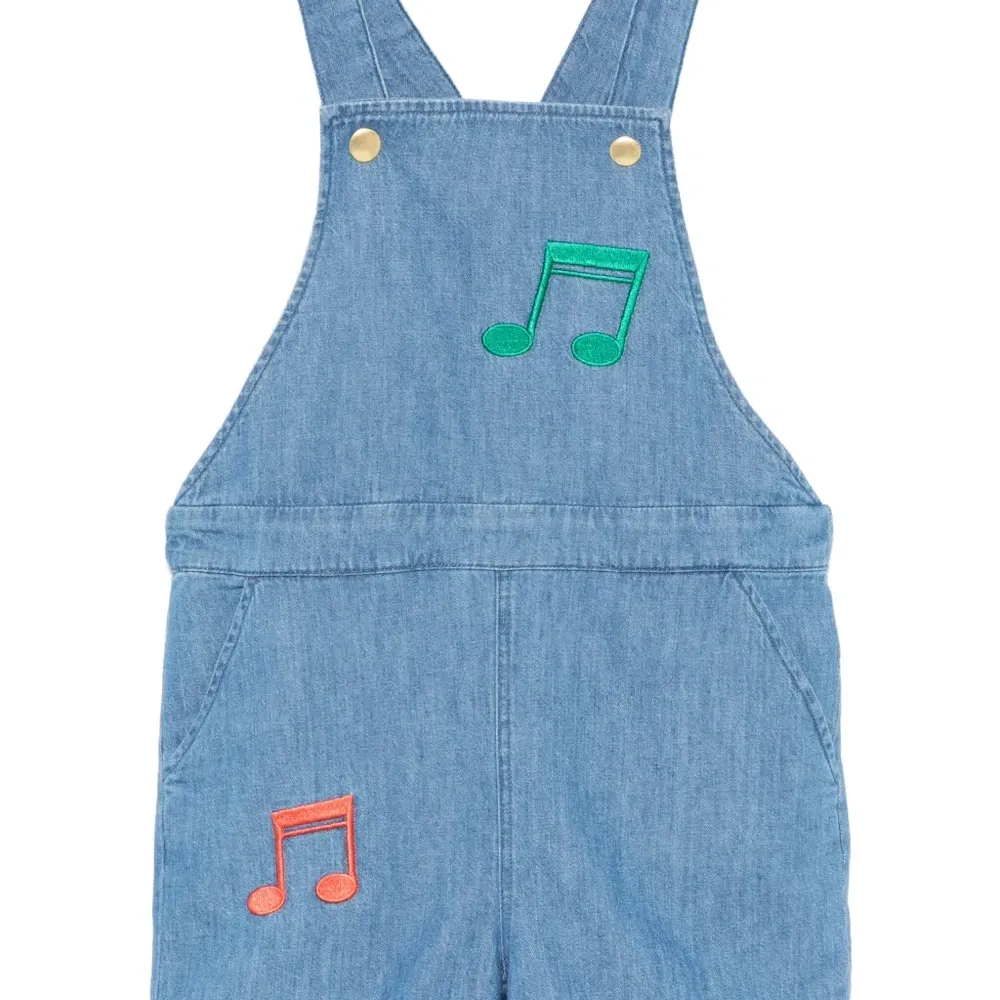 Джинсовый ромпер с вышивкой