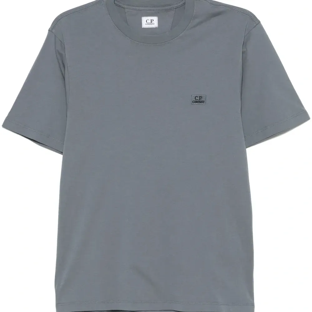 Футболка с круглым вырезом