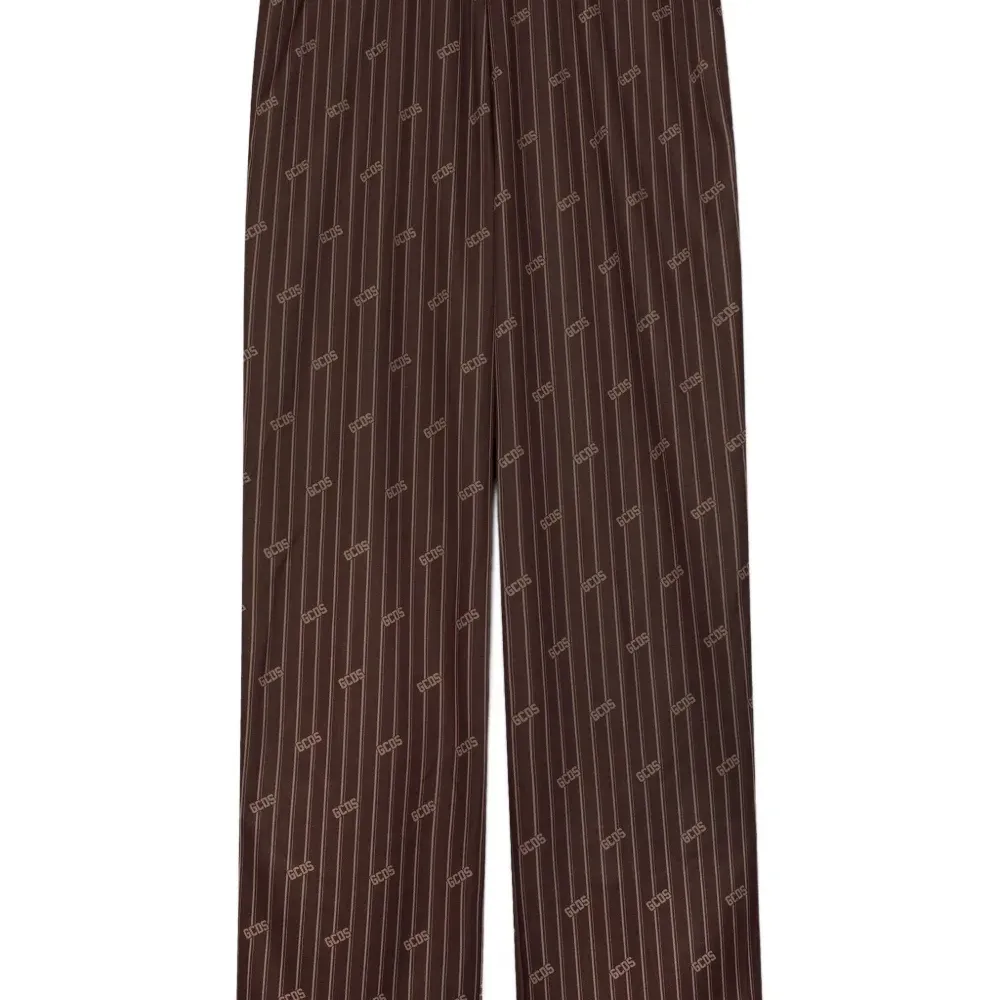 Спортивные брюки в тонкую полоску