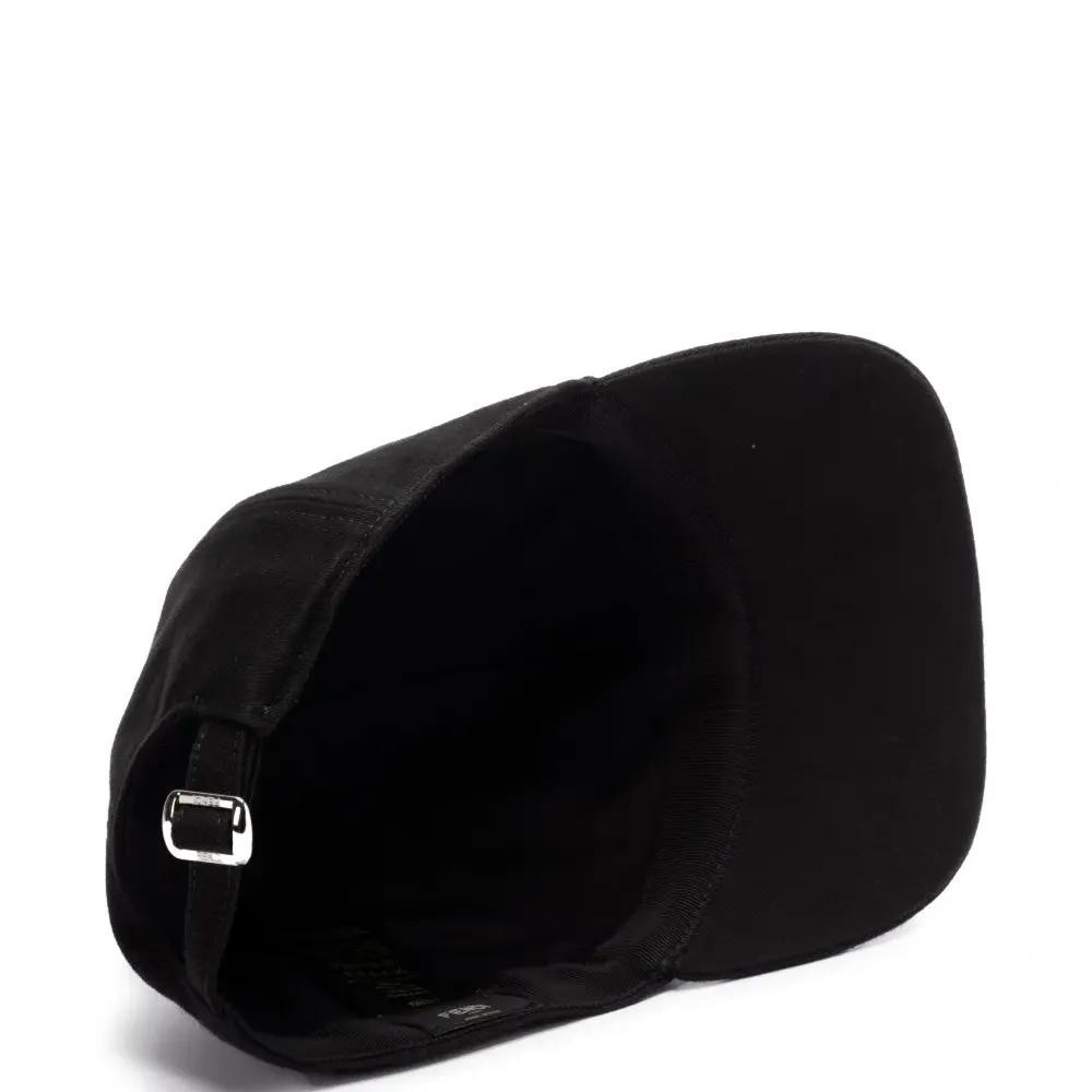 Бейсболка с вышитым логотипом