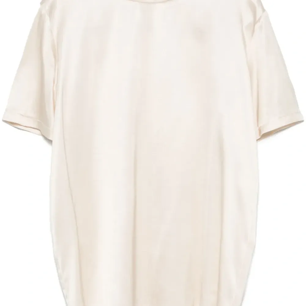 Атласная футболка