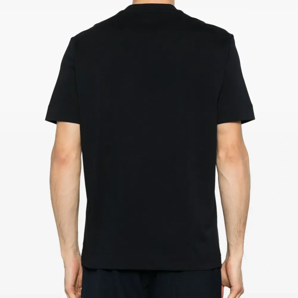 Футболка с вышитым логотипом