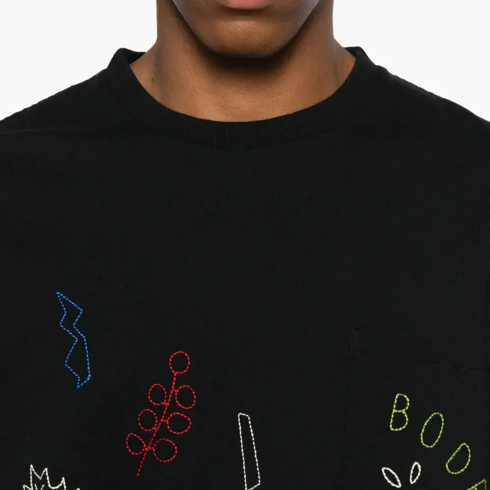 Футболка с вышитым карманом