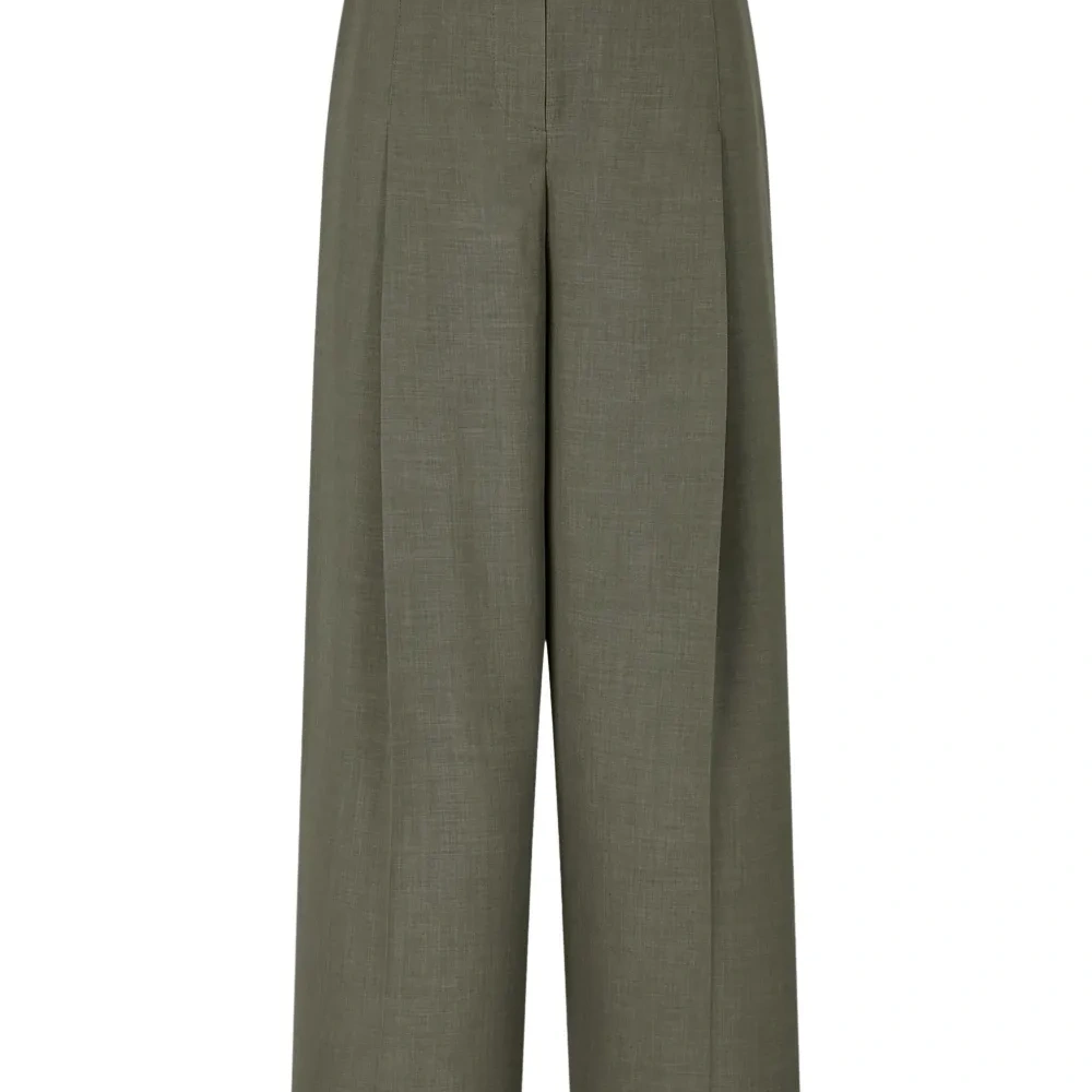 Брюки широкого кроя