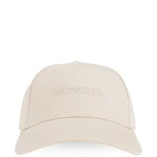 Кепка с вышитым логотипом