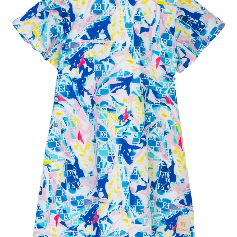 Платье с пуговицами