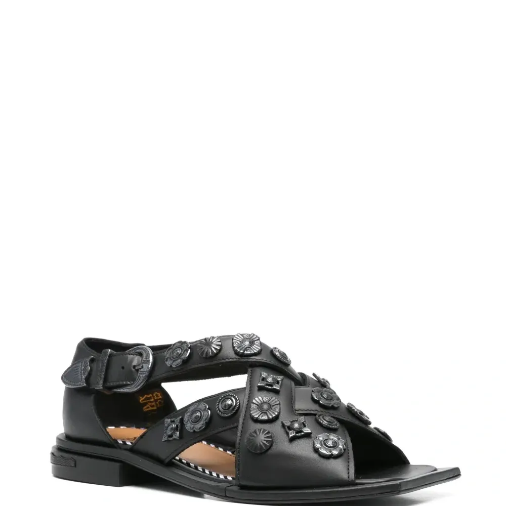 Сандалии с перекрестными ремешками