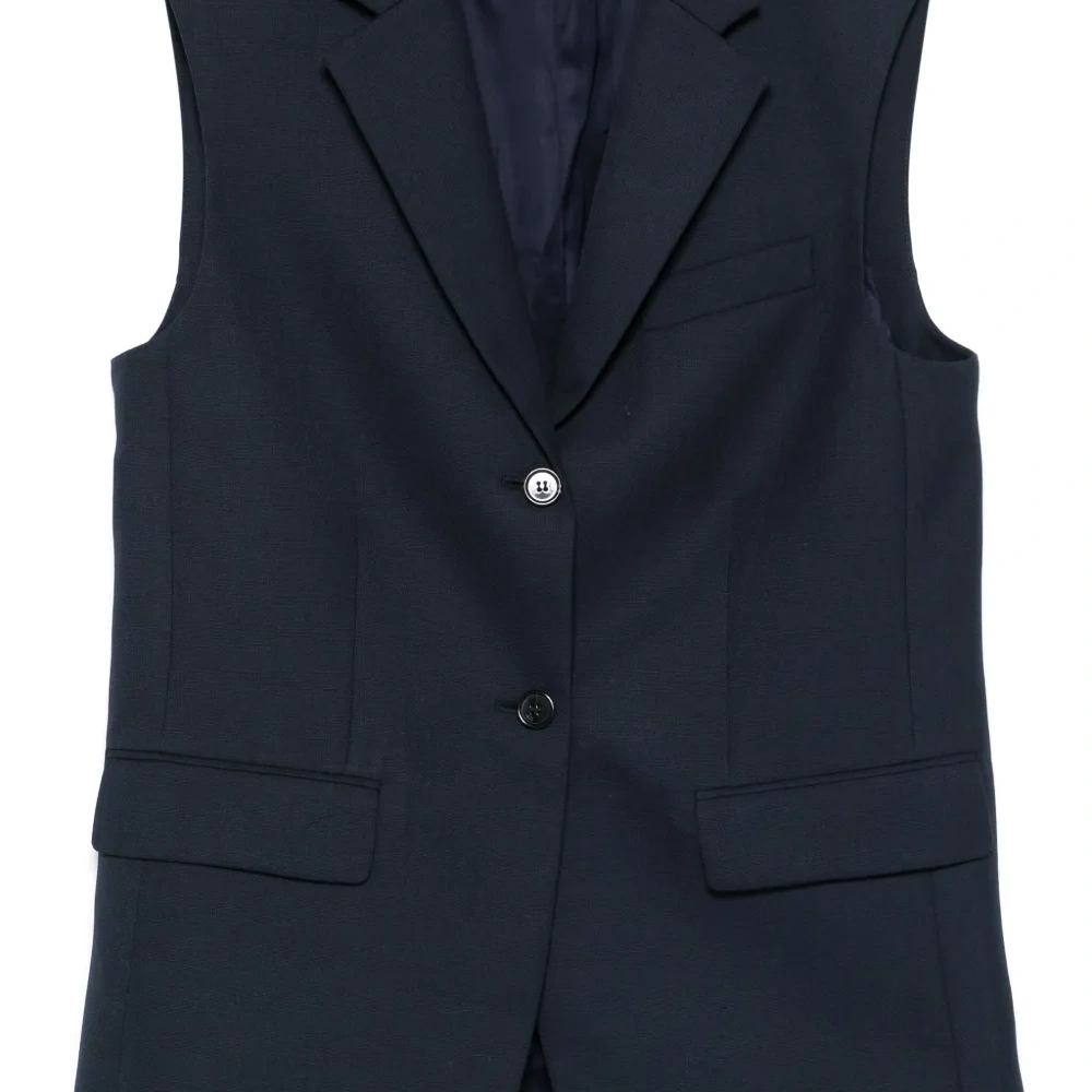 Жилет с заостренными лацканами