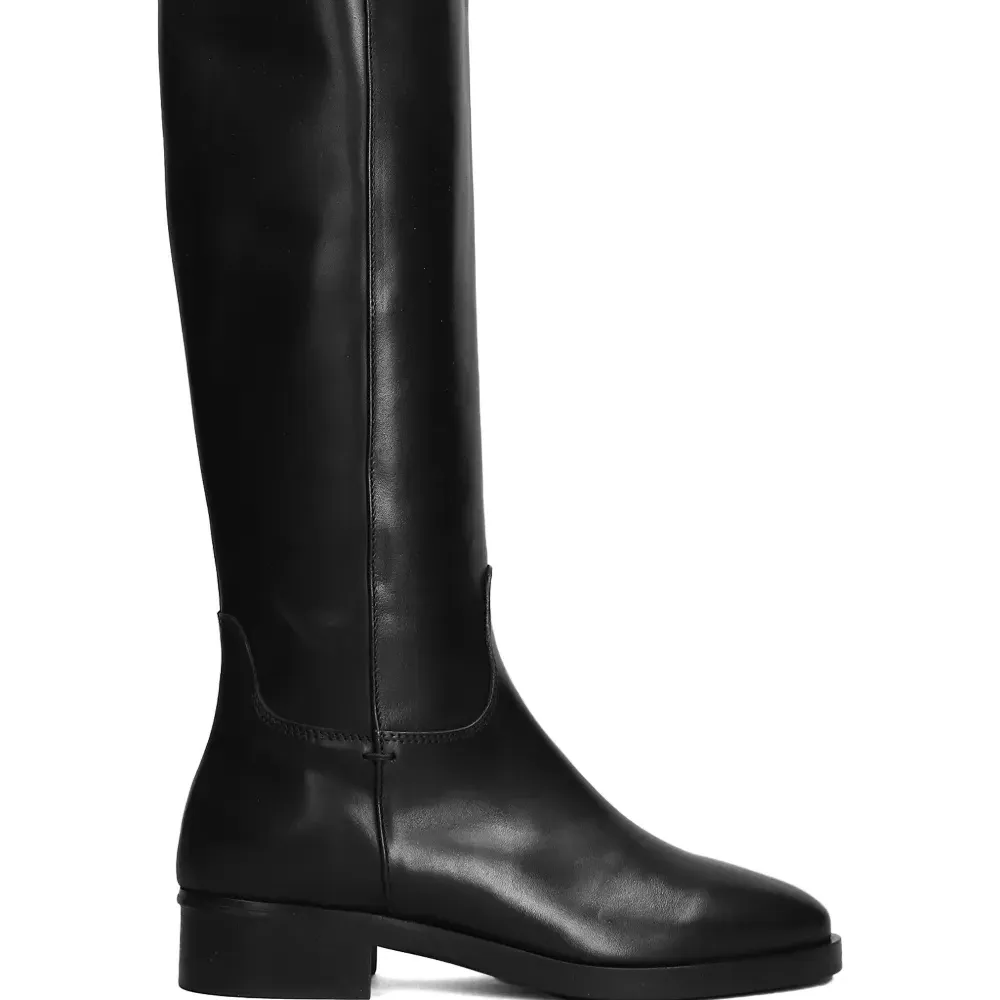 Кожаные ботинки