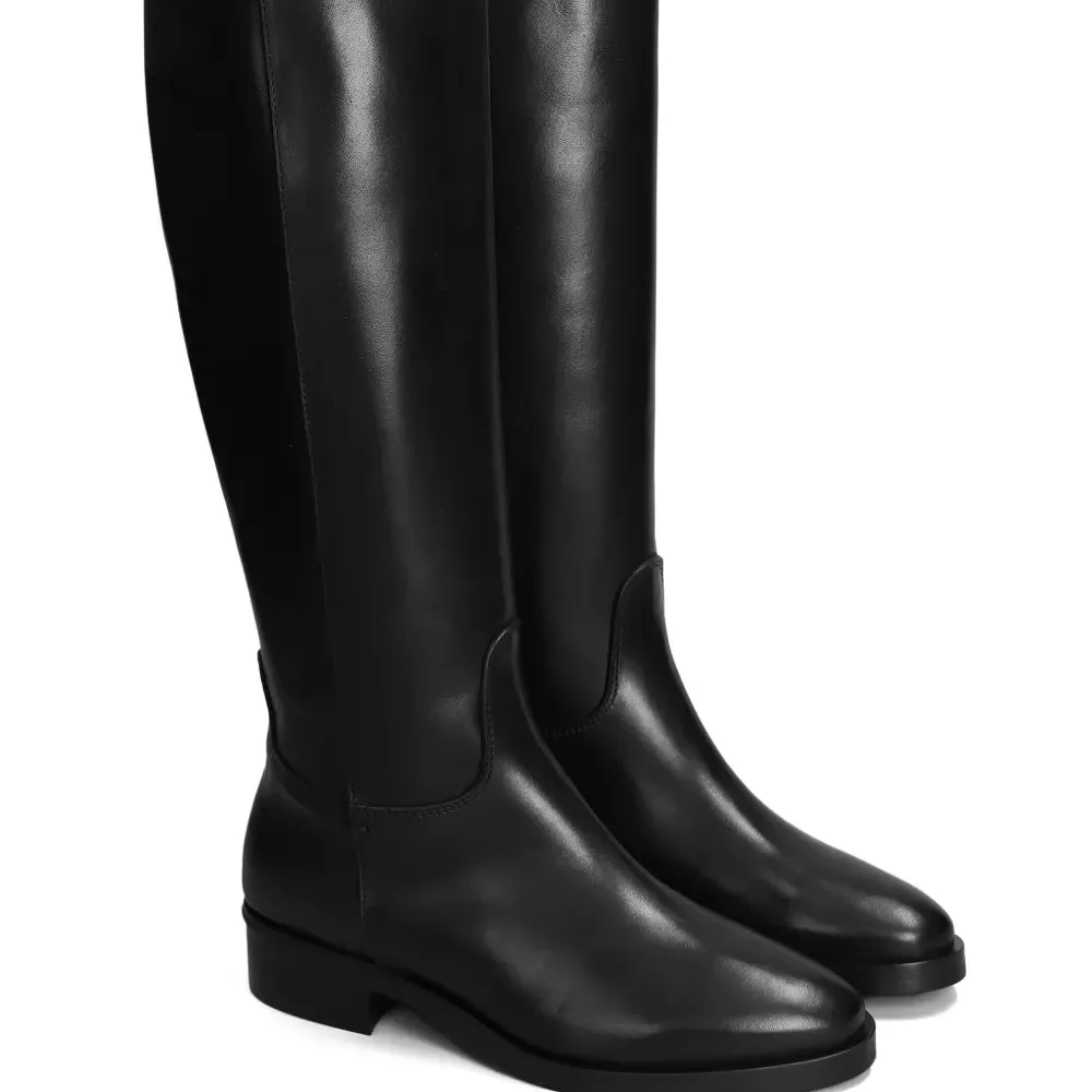 Кожаные ботинки