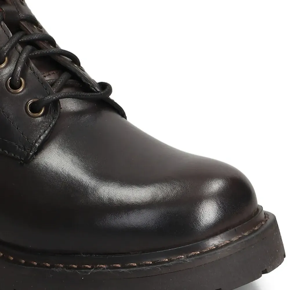 Ботинки в стиле милитари