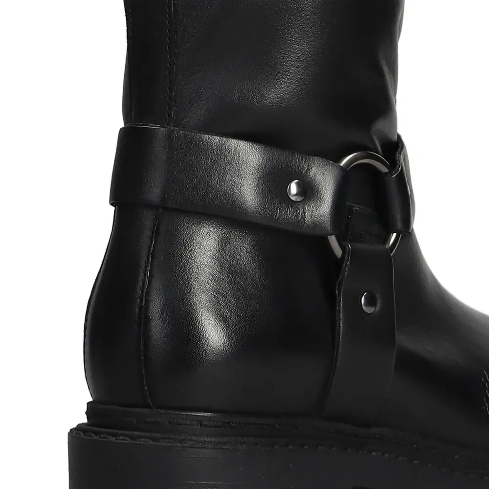 кожаные ботинки