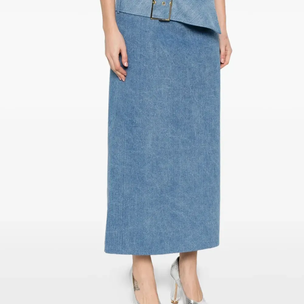 Джинсовая юбка миди с поясом