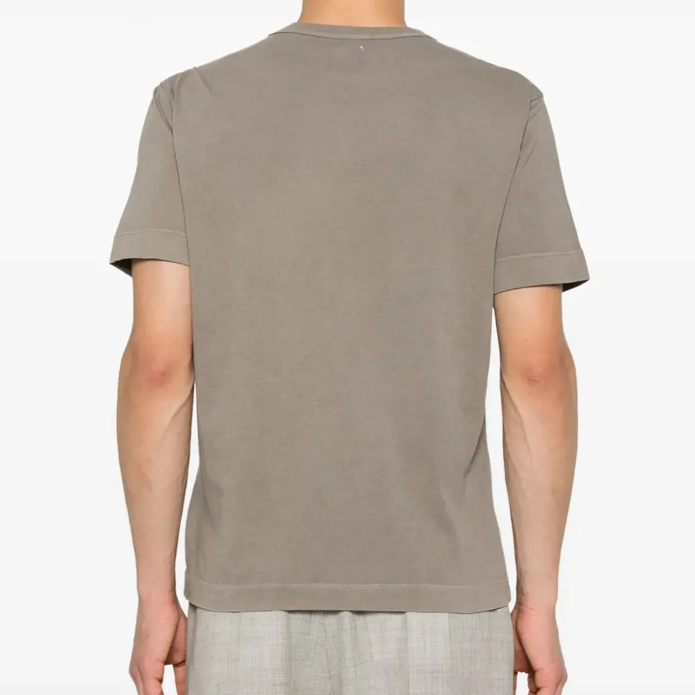 Футболка с круглым вырезом