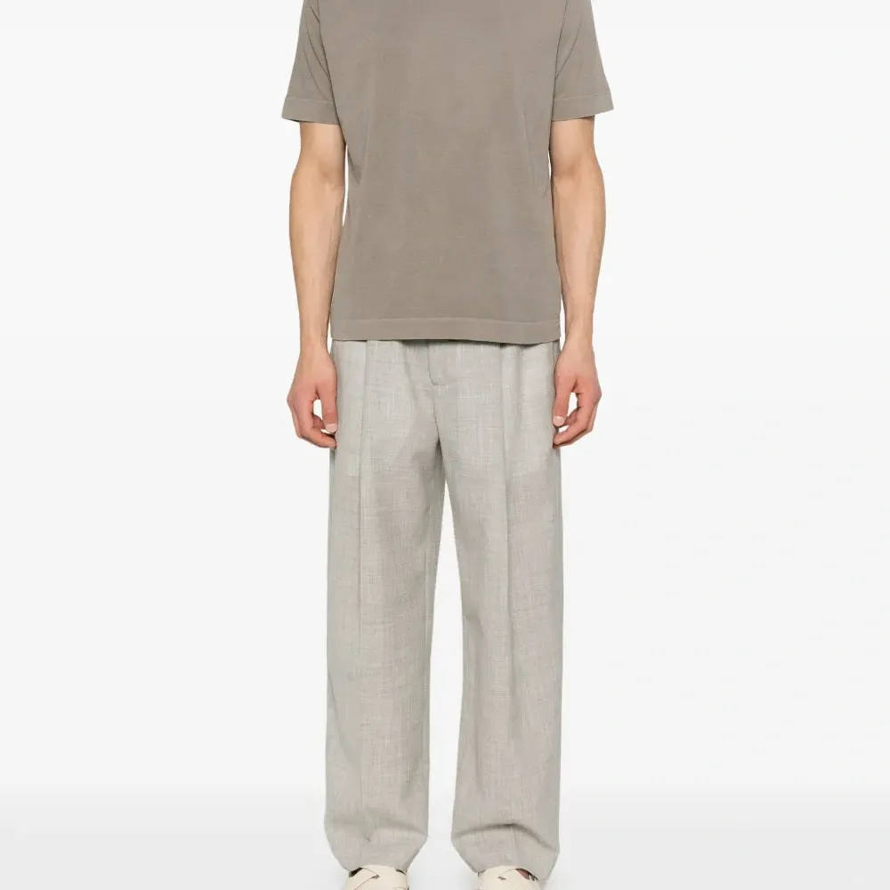 Футболка с круглым вырезом