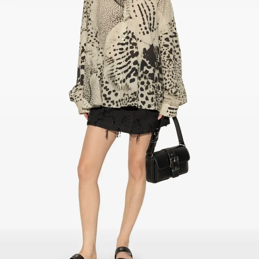 Шлепанцы с логотипом