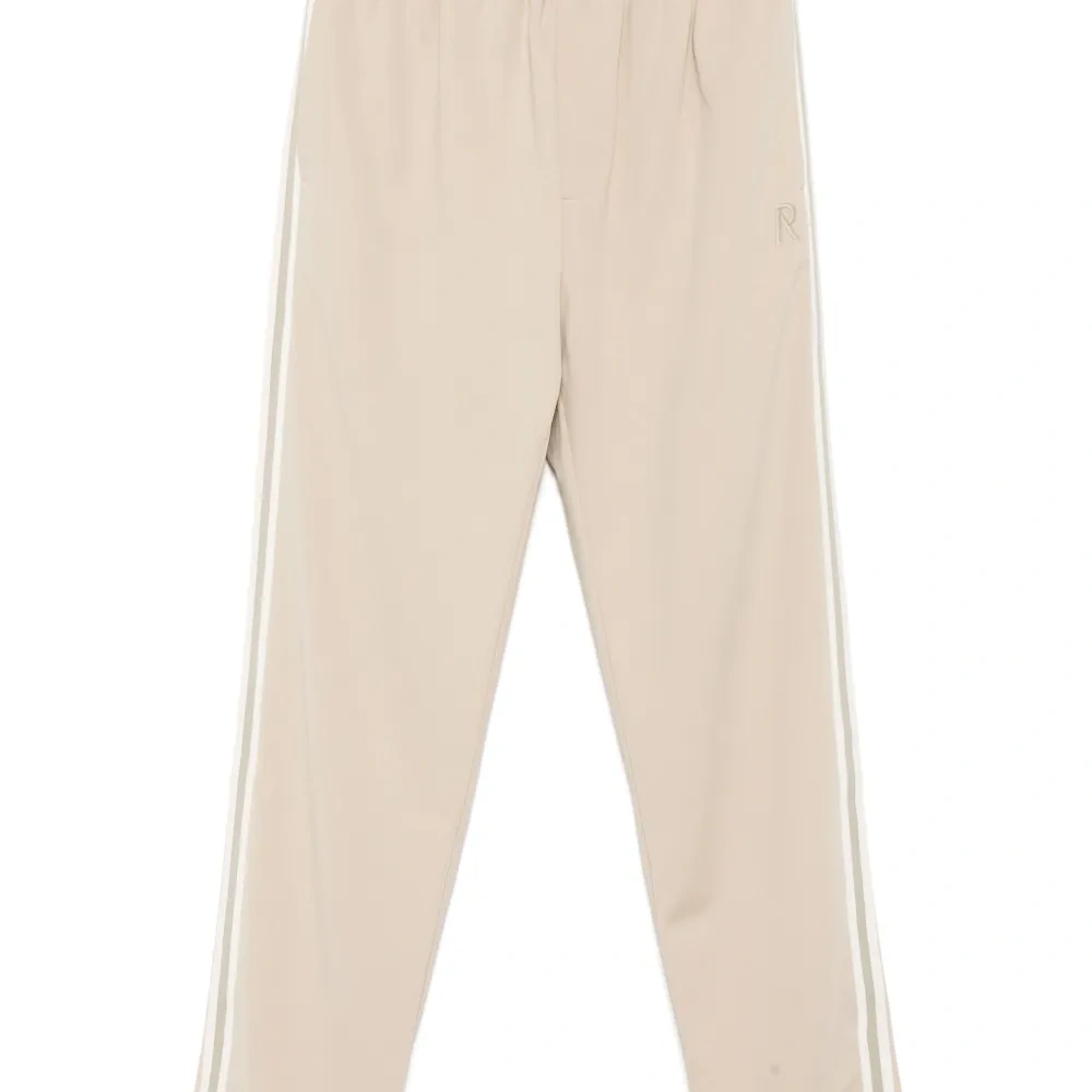 Спортивные брюки строгого кроя